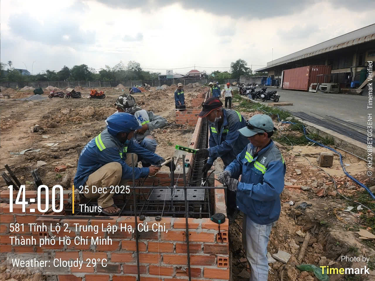 Độ Bền Vượt Trội và Khả Năng Chống Chọi Tốt Với Thiên Nhiên